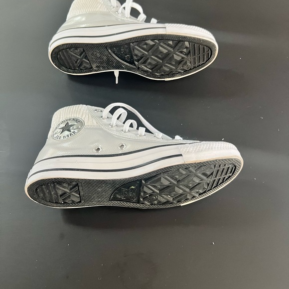 Converse Silver, Size 7 Party sneakers! - Picture 4 of 8